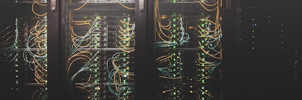 高安全性数据存储架构与物理安全措施展示